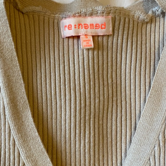 Light Pink cropped ribbed sweater size small - Picture 4 of 4